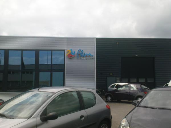 Glaifa's tweet photo. #Lichtreclame van de week: FLM Foodingredients te Katwijk #in #neon http://t.co/ANpvLRDW