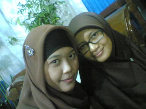 Mutiah_Imut's tweet photo. sama mb yani.... http://t.co/8cHrxl8Y