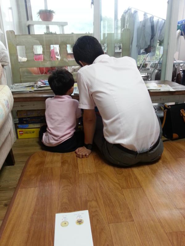 khr6259's tweet photo. 시사로 공부해서 선생님처럼 키큰 멋진 사람 되어라^^ http://t.co/fKCzfohM