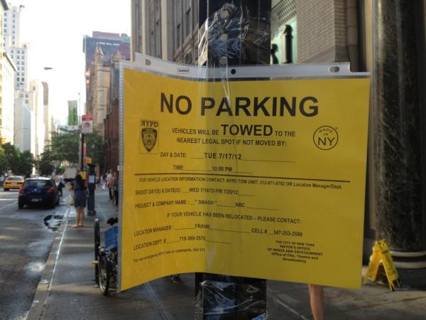 SceneNearMe's tweet photo. "RT @TweetWeekNYC: ...filming "Smash" ...in front of my office building today. Never seen it, any good? http://t.co/Kvubv7ft" #SceneNearMe