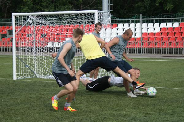 BankersCup2012's tweet photo. First-timers of the M:Cup, Tinkoff Credit Systems challenged the experienced favorits early in first round competition. http://t.co/RPFek9qU
