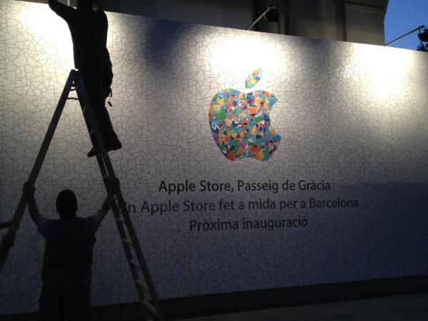 Final touches...#applestorebarcelona