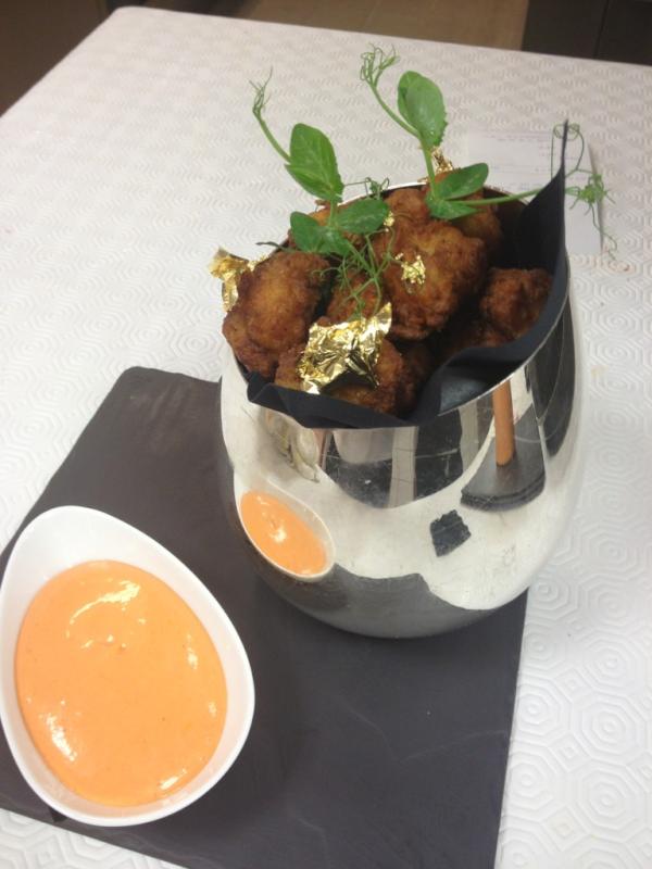 122chef's tweet photo. Bucket O chicken http://t.co/dDV7Irlt
