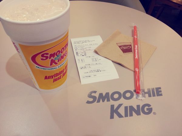 eunyami's tweet photo. 스무디킹 다이어트 13일차 *.*
Lean1 요거트 피치 + 데일리 비타민
(운동 전후에 마시는 건강 단백질 음료!)
http://t.co/Ct8STeDN http://t.co/RQzU235m