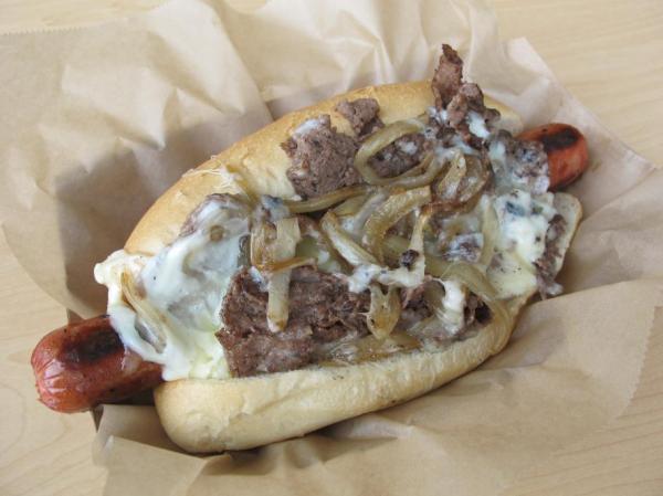 cricket1212's tweet photo. @adamcarolla since you love (ha!) dodger dogs so much, here's what they've got going while phillies are in town http://t.co/4bOP463