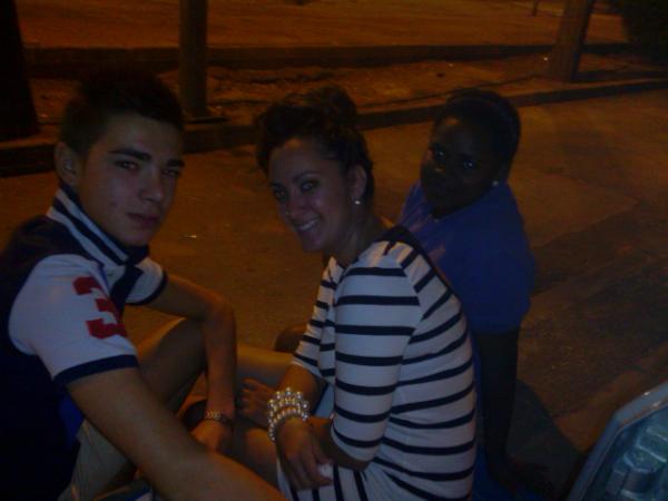 felix_buri's tweet photo. Pues aqui estamos echando el rato. #ade @Raiisus @_adiaz http://t.co/eKCArlaR