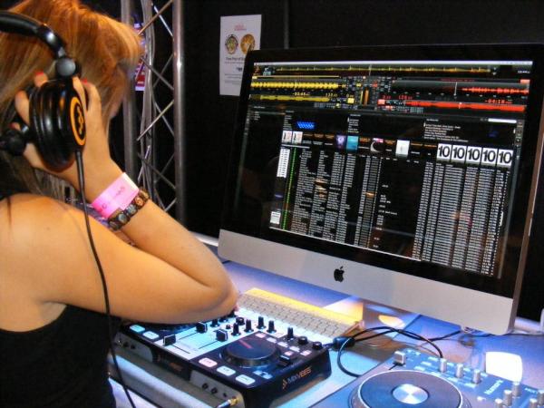 TheDJGospel tweet picture