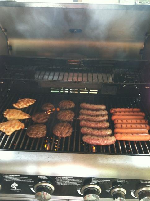 ahepker14's tweet image. Must be the 4th! #mastergriller #sweetspread