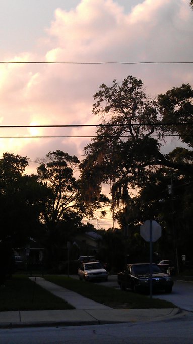 Florida skies are so beautiful... http://t.co/JeVlj5Nu<a href="/tag/traffic"class="tags"><span>#traffic</span></a><a href="/tag/baybridge"class="tags"><span>#baybridge</span></a>