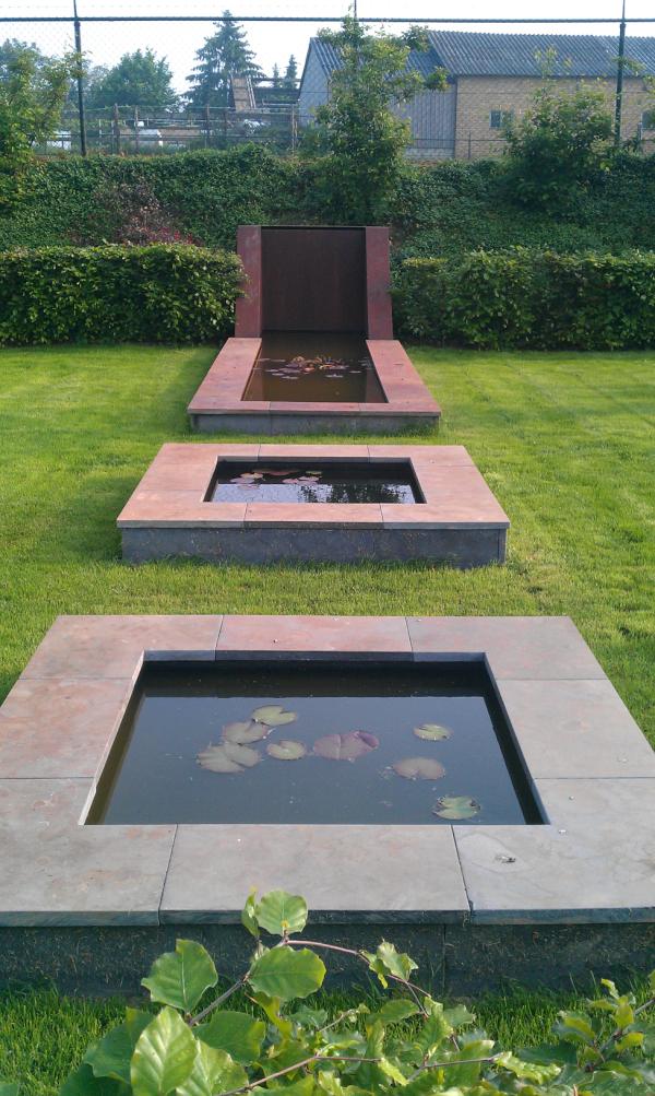 uwhovenier's tweet photo. Dit gebeurt er dus als je roest in je grondwater hebt zitten.... Zonde... http://t.co/9G638Grj