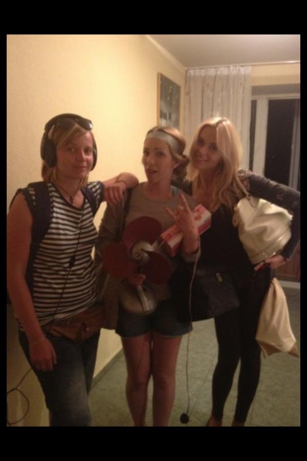 Прислали фотосы со съемок))) это финал)) сняли крайнюю сцену, вот все и счастливы)))