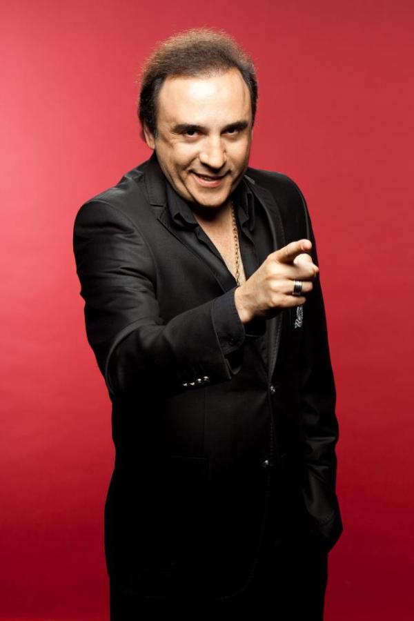 VoiceGe's tweet photo. მერაბ სეფაშვილი: 35 წელი სცენაზე. 2012 წლის 20 მაისს გაიხსნა მისი ვარსკვლავი ფილარმონიის დიდი საკონცერტო დარბაზის წინ. http://t.co/mz2Bn5tG