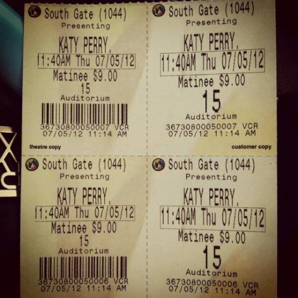 jess_nesss's tweet photo. Finally @katyperry movie! http://t.co/6bKdh9OB