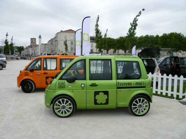 miaelectric1's tweet photo. mia continue sa tournée demain à Nantes! Vous apercevrez peut etre les deux mia colorées! (espace Océan,St Herblain) http://t.co/fnW6J0MQ