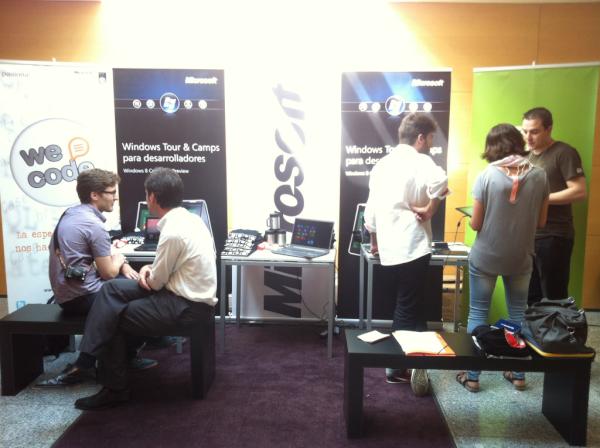 pasiona's tweet image. Una foto de el equipo @Pasiona en el #WebVision @Maria_Burrell @marcpjoven @tonirecio