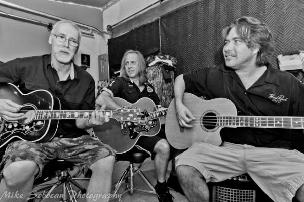 RussDWaRf's tweet photo. 99.3 Moose FM Indie Corner July 6 th, 2012 Part 2 Russ Dwarf http://t.co/TADqm9sg