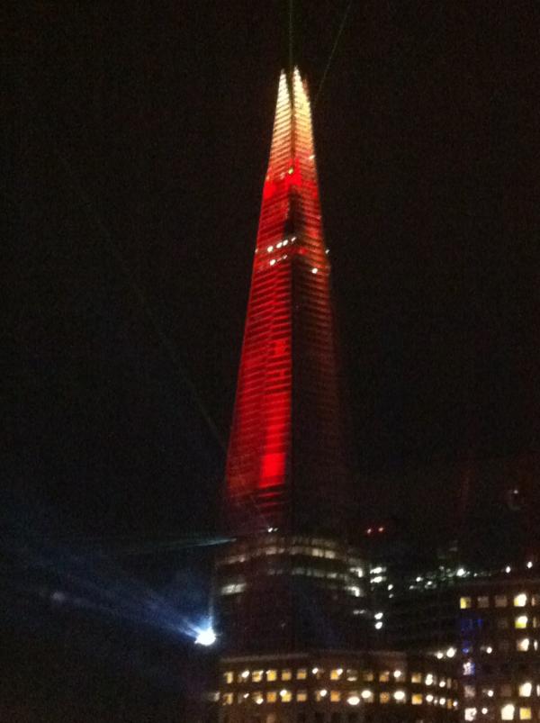 alastairyates's tweet photo. BEST LIGHT SHOW IN THE WORLD!!! http://t.co/cAoNpMpq