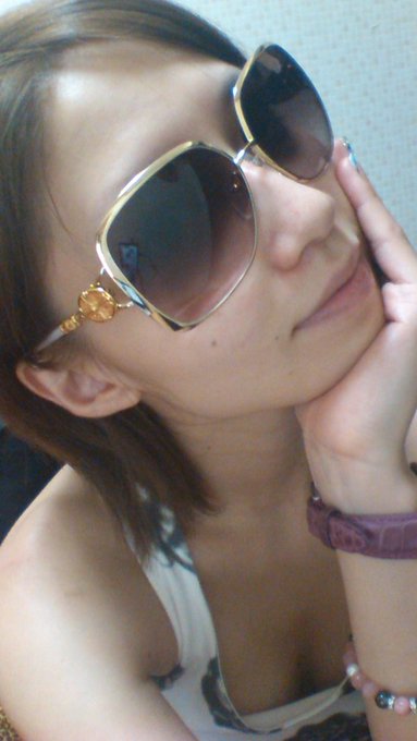 今日ゎグラビアのお仕事！車のイメージモデルだよっ(*･&omega;･*)みなしゃんもお仕事ふぁいてぃん★ http://t.co/AMKNI9zJ