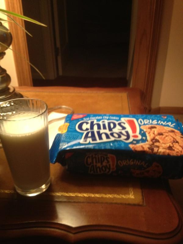 DavidDHuebsch's tweet image. Don't care how old I get, nothing better then cookies and milk as a snack. #KidInside