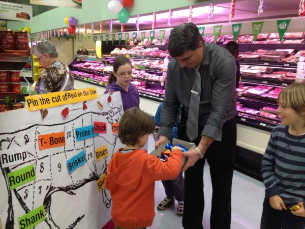 RobKristy's tweet photo. @tjeerdjegen Nowra Stocklands 1648 having fun with the kids http://t.co/1XamaIz3