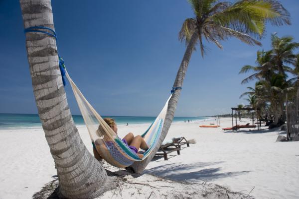 sorteomania's tweet photo. #SorteoRivieraMaya Viaje gratis para 2!Si quieres estar tumbado en esa hamaca haz clic http://t.co/VcfBi4n8 Retwittealo http://t.co/mBXI7n0D