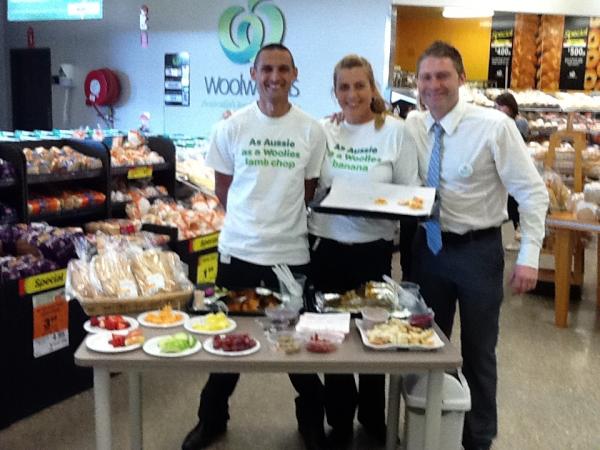 cltwittes's tweet photo. Kellyville team sampling fish n a bag on entry:) http://t.co/hh30POrr