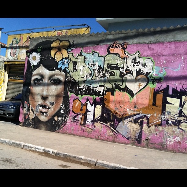 Check out this #streetart .. My homegirl Simone is in Brazil, apparently there is a ton of it http://t<a href="/tag/streetart"class="tags">#streetart</a>