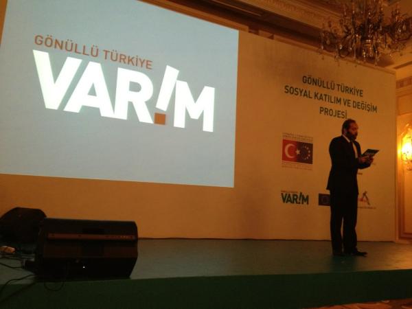 yagmurkasifoglu's tweet photo. Yosi Mizrahi'nin sunumuyla:) @yosimiz http://t.co/SQfFPDWx