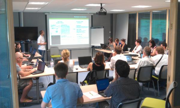 Formation #OpenStreetMap au Pôle Numerique avec #OSM France, cartographions notre territoire.