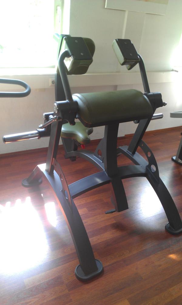 PanattaNL's tweet photo. Interesse in dit buitenkansje; 2e hands Triceps Machine HP Freeweight? mail naar infonl@panattasport.it http://t.co/ZOsf7jFd
