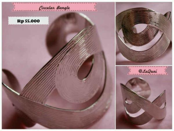 FJB_Cianjur's tweet photo. RT @LaQuni: gelang circular-» Rp 55rb | cara pesan: sms ke 0818-0673-4012 / 088-11-086-087 atau DM @laquni :) http://t.co/ROOvz2kG