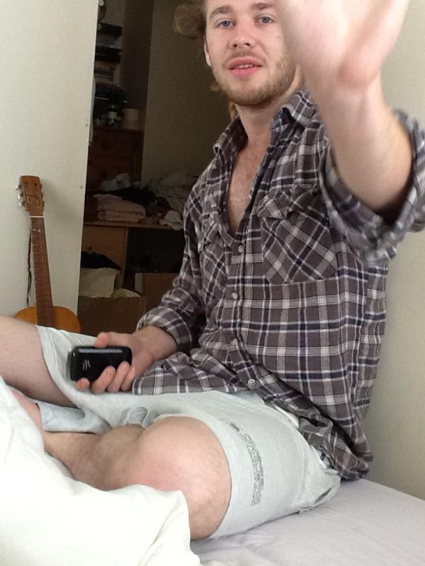 ImogenKD's tweet photo. In bed watching the L word with this dickhead... Who likes to debate every issue brought up! #studentlife http://t.co/E43juVJO