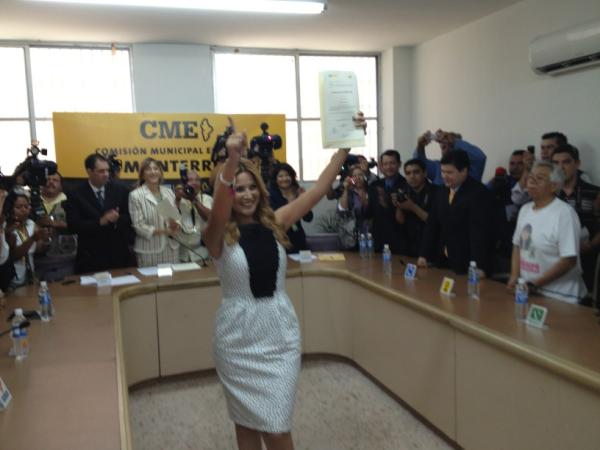 marellanesc's tweet photo. He recibido mi constancia de mayoría! Este es un triunfo de todos los Regios http://t.co/uvZXSopv