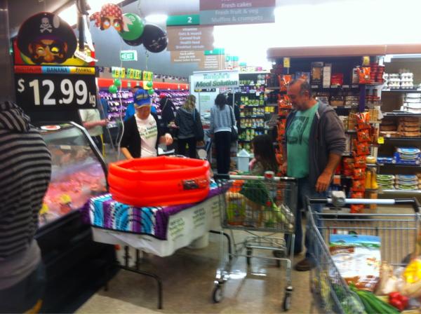 Lismore2550's tweet photo. Fresh Fair Friday @ Byron Bay - Meat &amp; Seafood
#WoolworthsFreshFoodFair 
@JLudbrooke 
@tjeerdjegen http://t.co/FS45F47o