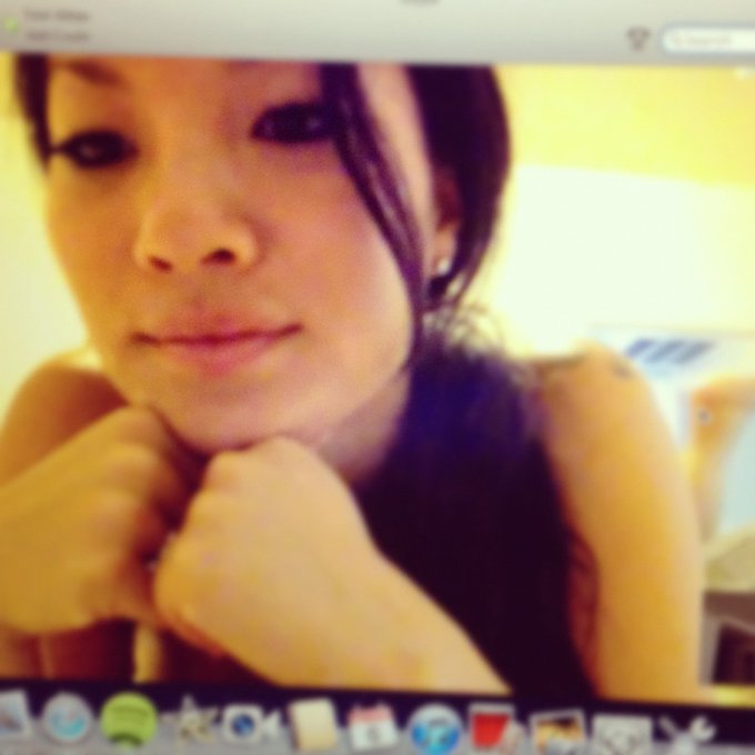 (i'll show u mine if u show me yours...) RT @toniribas: Webcam sex http://t.co/SmAv2W3F