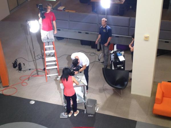 CNETAlwaysOn's tweet image. Sharon Vaknin, an Exacto knife, and a seriously intense DIY project, coming soon.