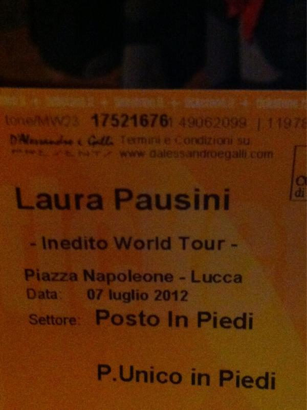 AngEleNina's tweet photo. @officialpausini http://t.co/LBM6ChgF