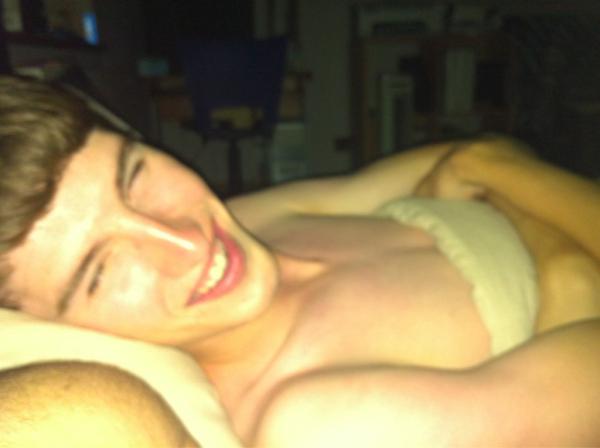 CharlieM1091's tweet image. Anyone fancy a fuck ? #LeaveeeeeItYeahhhhhh