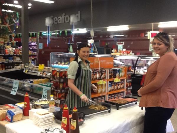MhudsonCom's tweet photo. @cltwittes 
Renee on relief at Sale as fresh a fair as I've seen so far well done team! http://t.co/nPhPnZDm