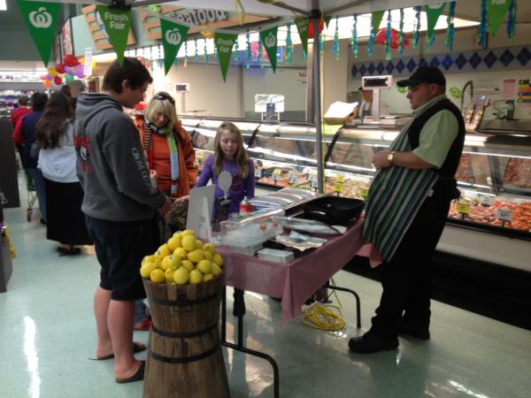RobKristy's tweet photo. @XpressWoolies Seafood manager Ray telling customers about our seafood range at Nowra Stocklands 1648 http://t.co/axd2VLw6