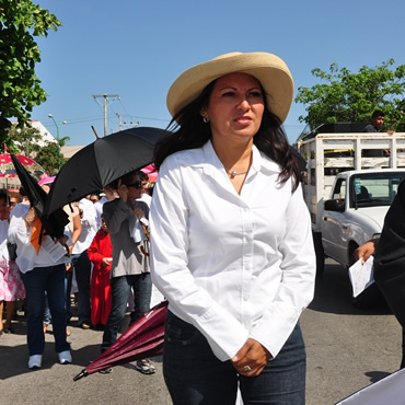 TorosTijuana's tweet photo. Noticias: Recibe Landy Berzunza constancia de mayoría. http://t.co/fVzSXzTi
