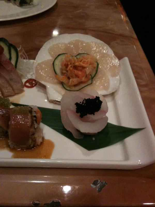 heechino's tweet photo. Scallop and pickled scallop foot sashimi. http://t.co/7t8UF29T