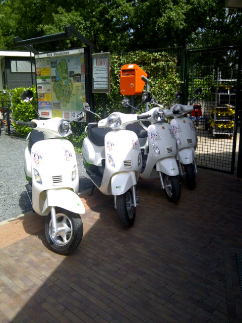 ParkMaasduinen's tweet photo. heeft electrische scooters te huur! Kom proefrijden!! http://t.co/MUlXAZM7