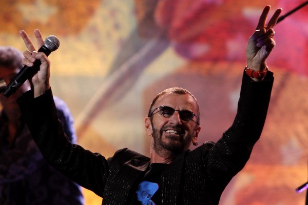FabRingoFacts's tweet photo. HAPPY BIRTHDAY RINGO! We love you! Peace &amp; Love to all!!! http://t.co/hamIDeq5