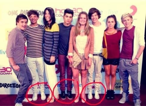 HAHHAHAHAHAH <a href="/Louis_Tomlinson/">Louis Tomlinson</a> <a href="/Harry_Styles/">Harry Styles.</a> <a href="/zaynmalik/">zayn</a>