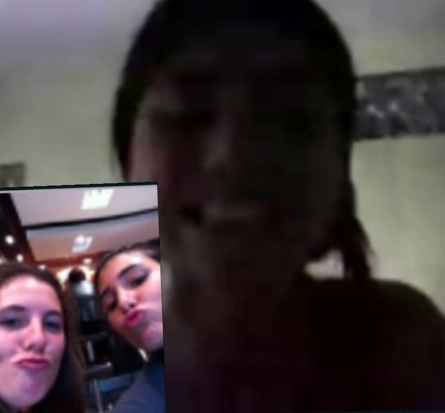 martasaez94's tweet photo. Skype Escotilinsh con Españis @lausaez @pilargprieto http://t.co/CF6vFraL