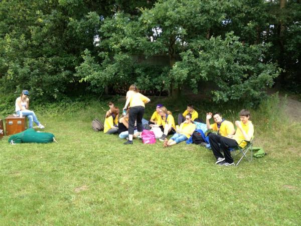 BacchusStam's tweet image. De #Sherows zijn ook actief bezig met het opbouwen van de tenten!