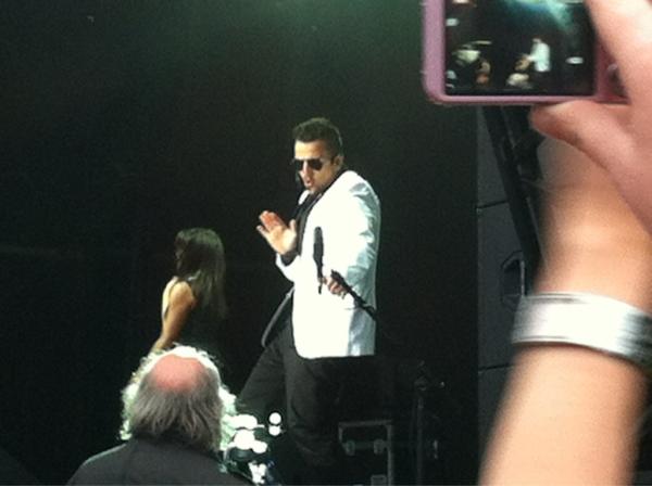 mooreerin's tweet photo. @MrPeterAndre You rocked Hamilton but you never waved!!!!! http://t.co/fOfrwm7S