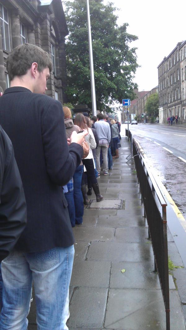 TheRealAMcKay's tweet photo. @TasteOfEd In the queue. Lot of hungry people here. http://t.co/OCDh1SwA