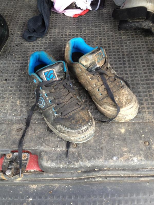 1st ride on the BlurLT since the clavicle forgot my <a href="/fivetenuk/">Five Ten</a> so bought a pair of <a href="/danny_macaskill/">Danny MacAskill</a> at <a href="/OPALlandegla/">Oneplanet Adventure</a>